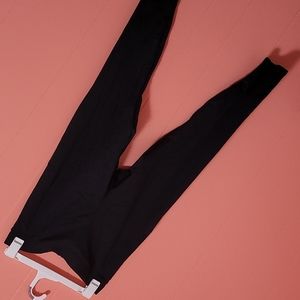 Blackmilk High Waist Matte Finish Pocket Leggings Large